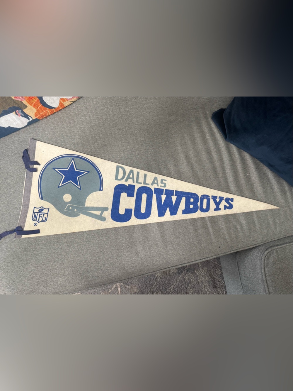 Vintage NFL Dallas Cowboys Felt Pennant in Blue & White